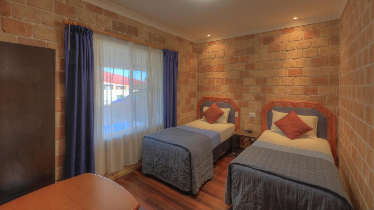 Golfers Inn 滕特菲尔德 外观 照片
