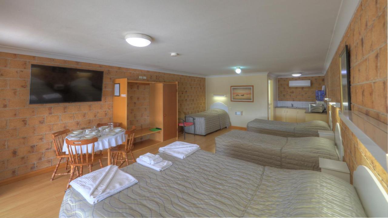 Golfers Inn 滕特菲尔德 外观 照片