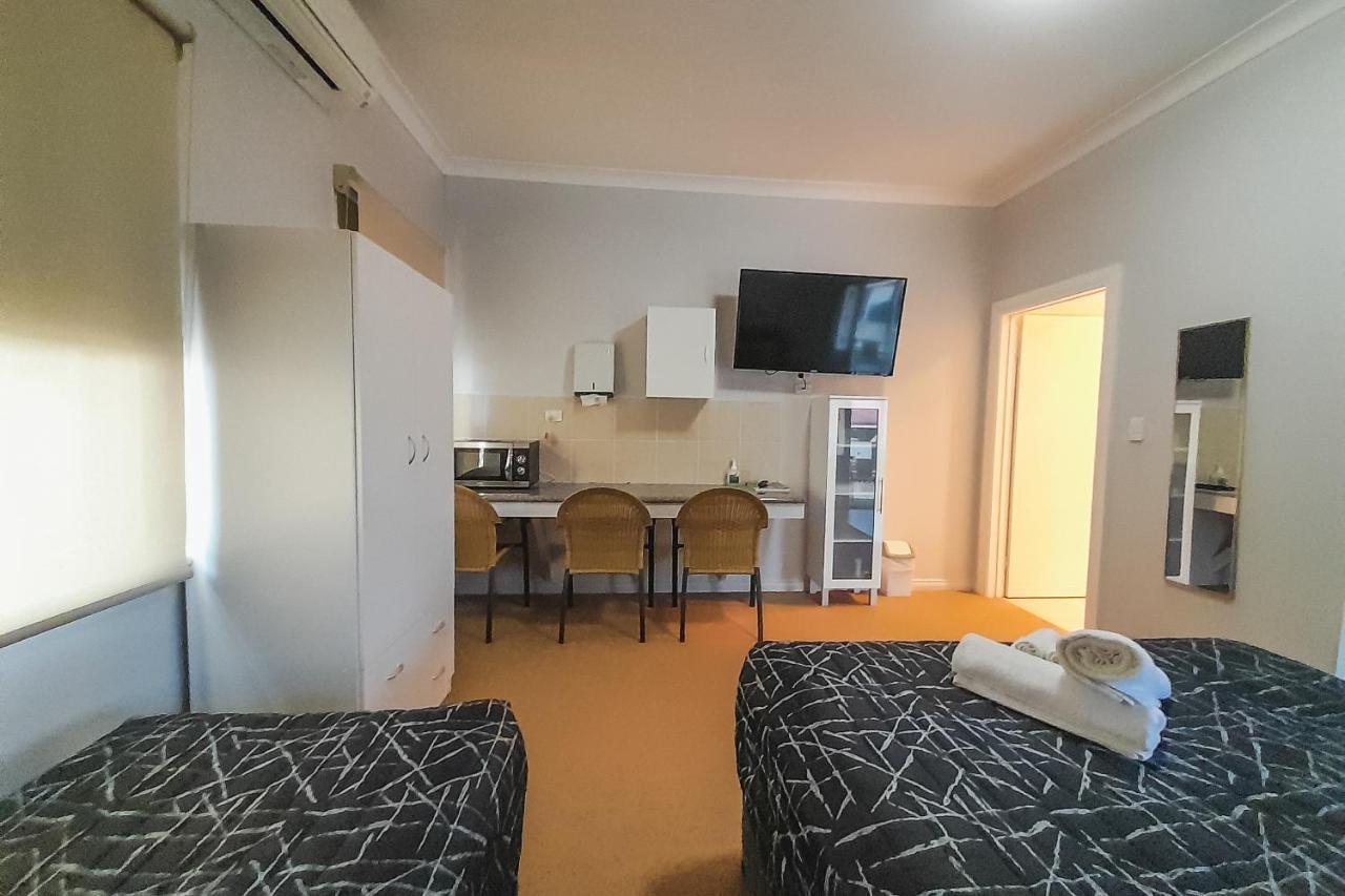 Golfers Inn 滕特菲尔德 外观 照片