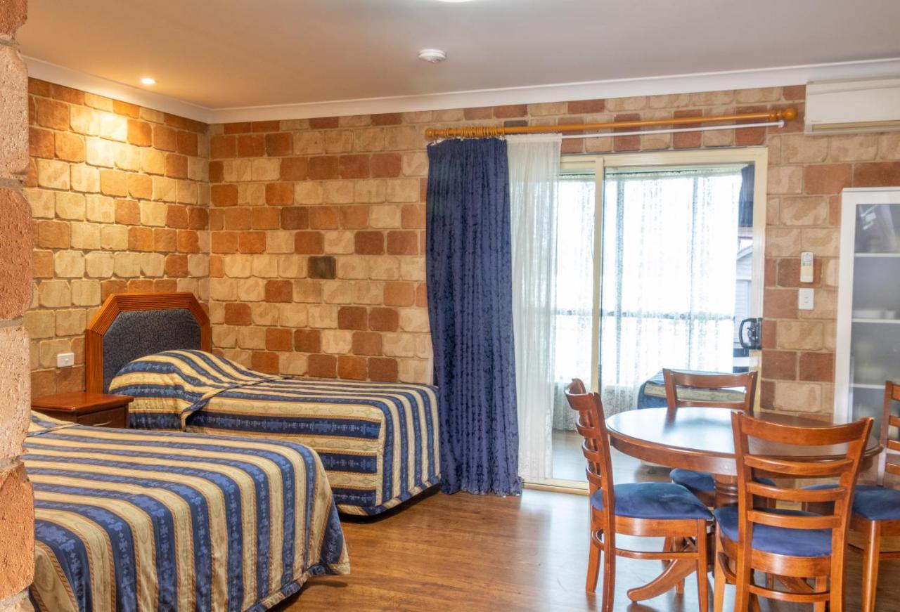 Golfers Inn 滕特菲尔德 外观 照片